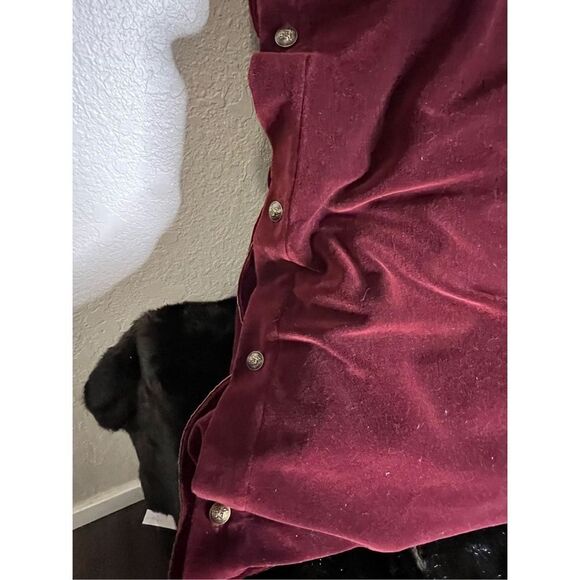 2 ruby red velvet Ralph Lauren crested button pillows - Picture 4 of 9